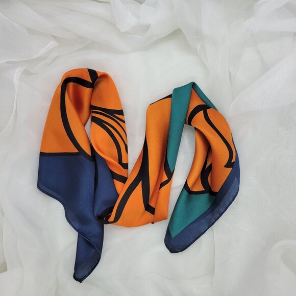 ✨Luxury Elegant Bandana Square Silky Scarf Soft Floral Green Blue Flowers Hyjab✨ - Picture 3 of 6